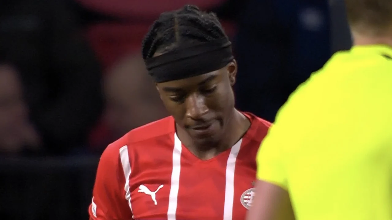 KANS: Madueke met het hoofd dichtbij tweede treffer PSV