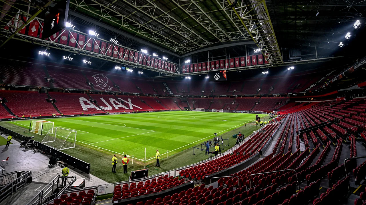 'Verzoek gedaan om Ajax 'koninklijk' te krijgen, maar dat wil de Koning niet en het kán niet'