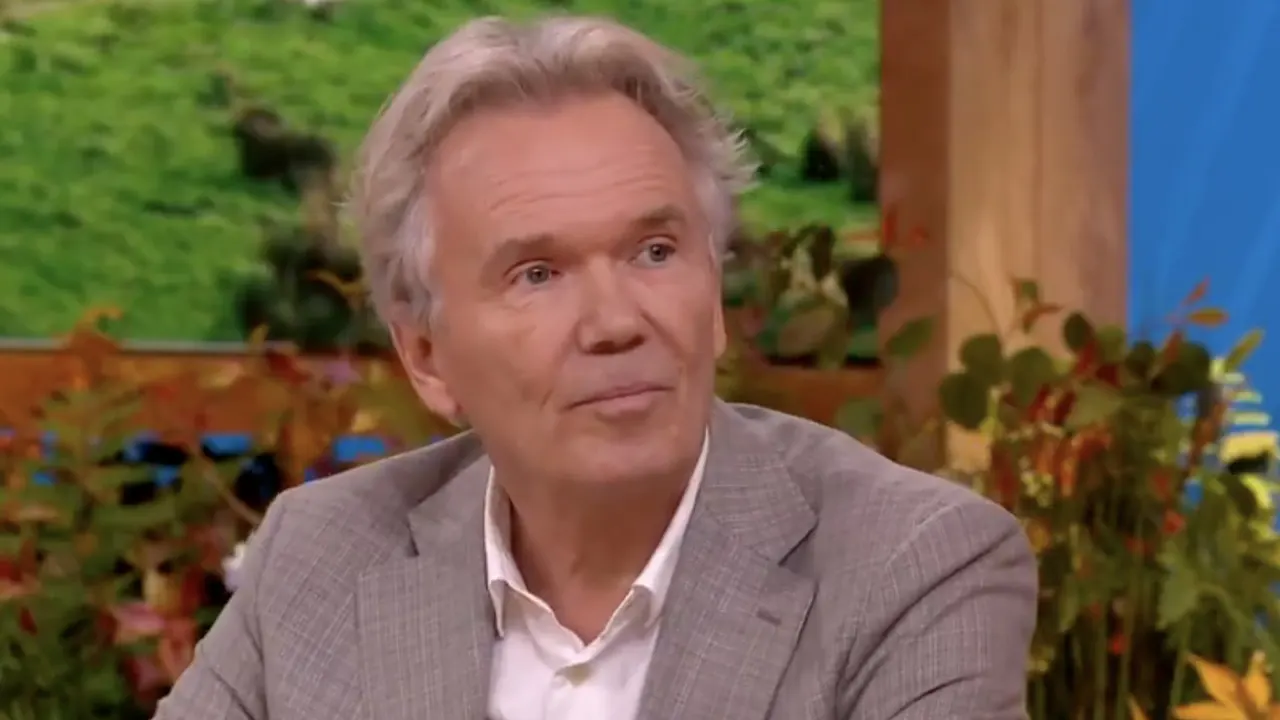 Tom Egbers vertelt hoe het met hem gaat: 'Het is me niet in m'n koude kleren gaan zitten'