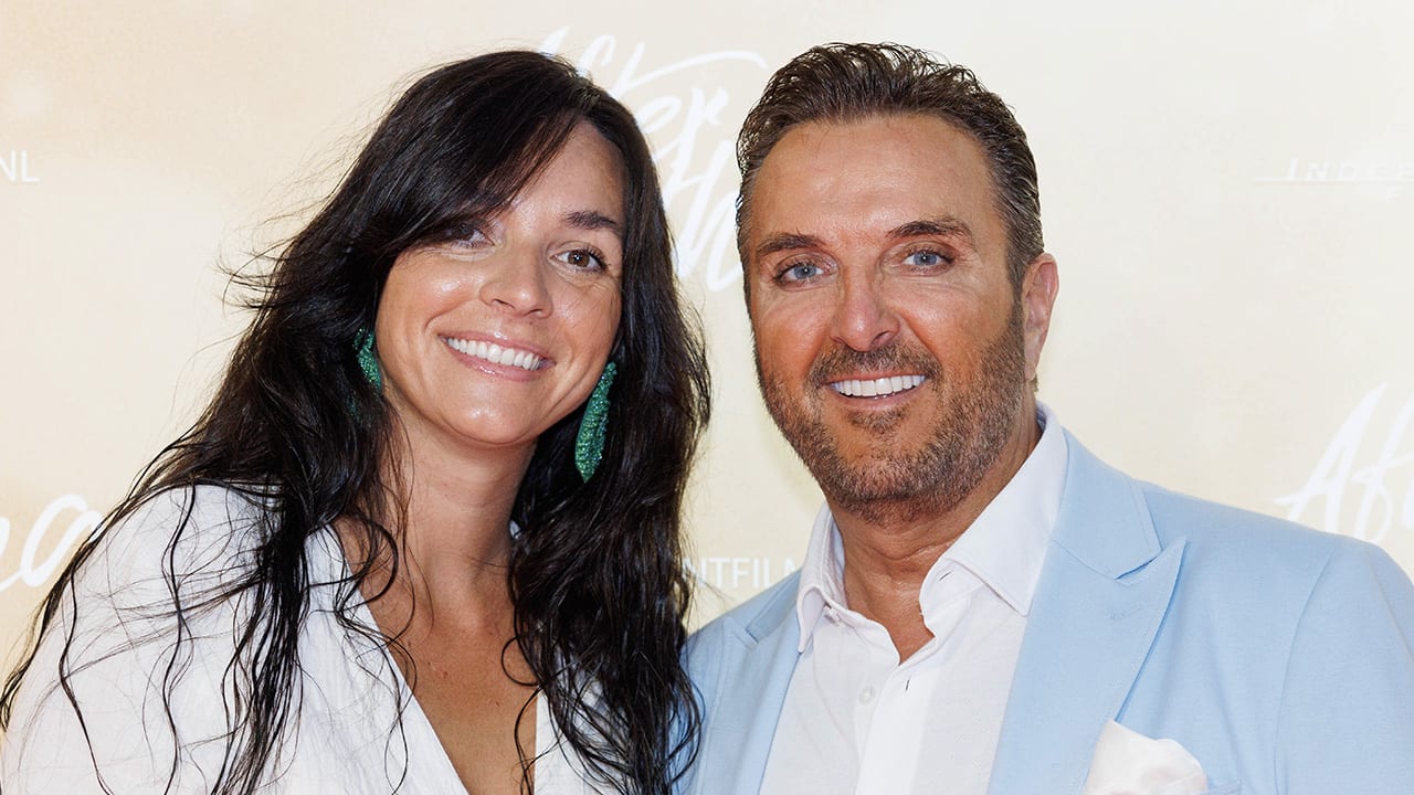 Volkszanger Mick Harren (58) en Kim (28) verwachten baby: 'Natuurlijk begint men over m'n leeftijd'