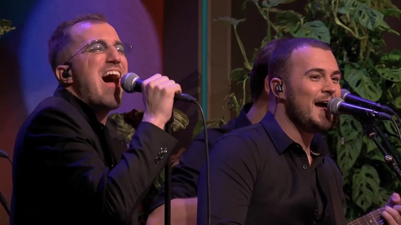 Bee Gees Forever zorgt met' Night Fever' voor prachtige opening van De Oranjezondag!