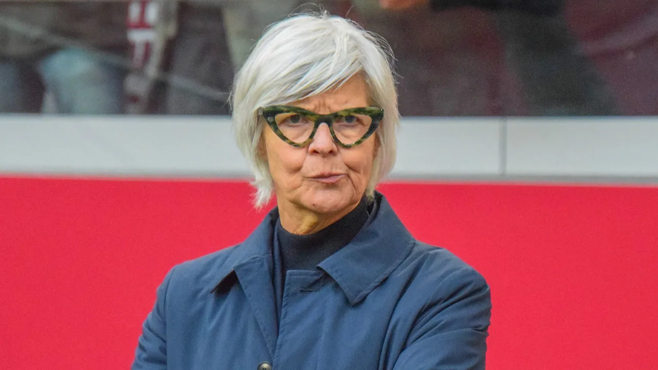 Veelbesproken Hesterine de Reus vertrekt al na een jaar bij Ajax Vrouwen