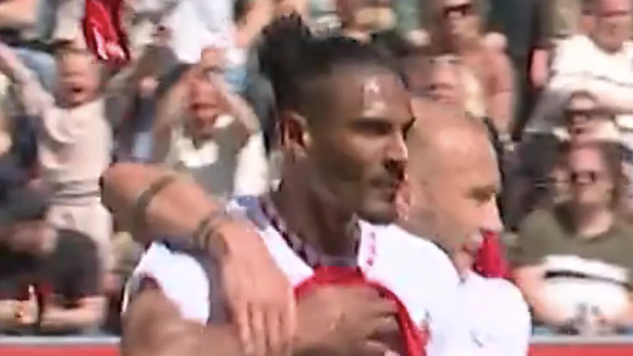 Videogoal: Haller zet FC Utrecht op voorsprong tegen Ajax