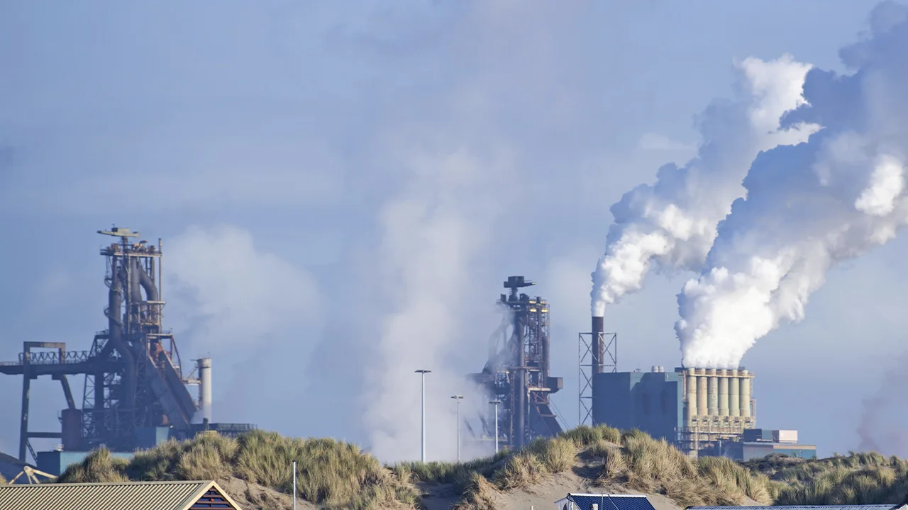Tata Steel lapt milieuregels aan de laars: 110.000 euro boete