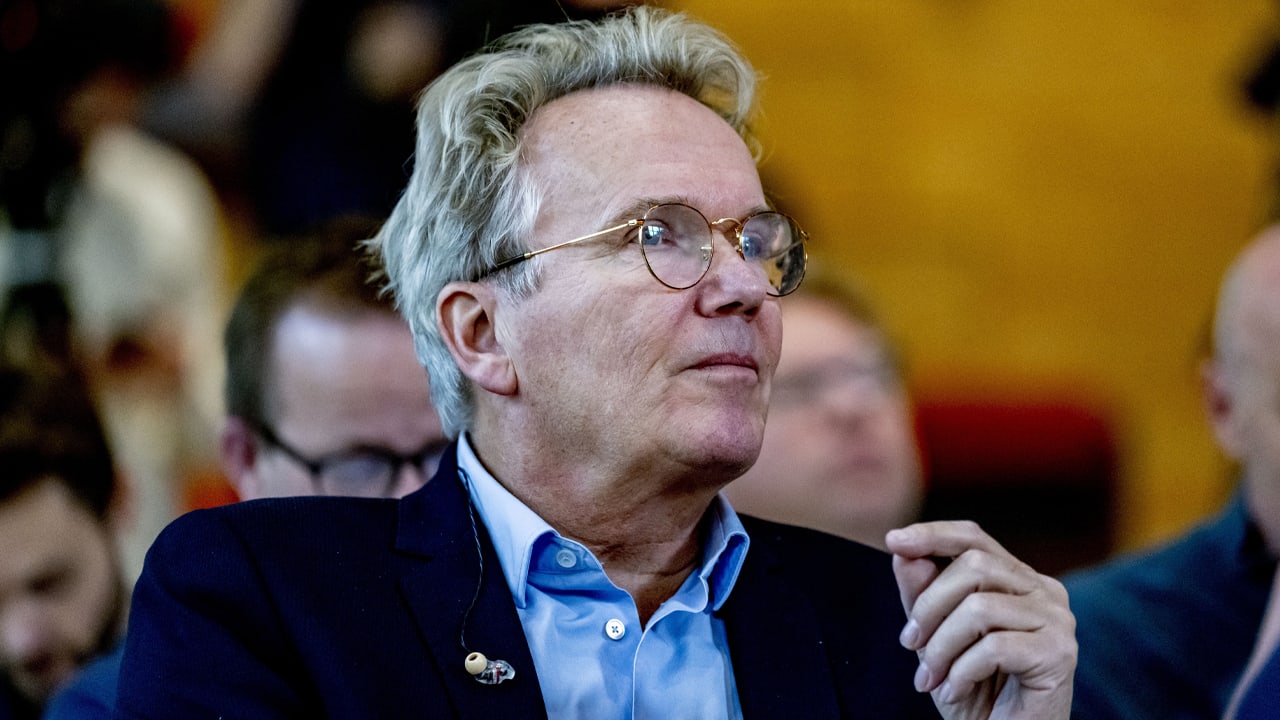 'Tom Egbers neemt deze zomer afscheid van de NOS'