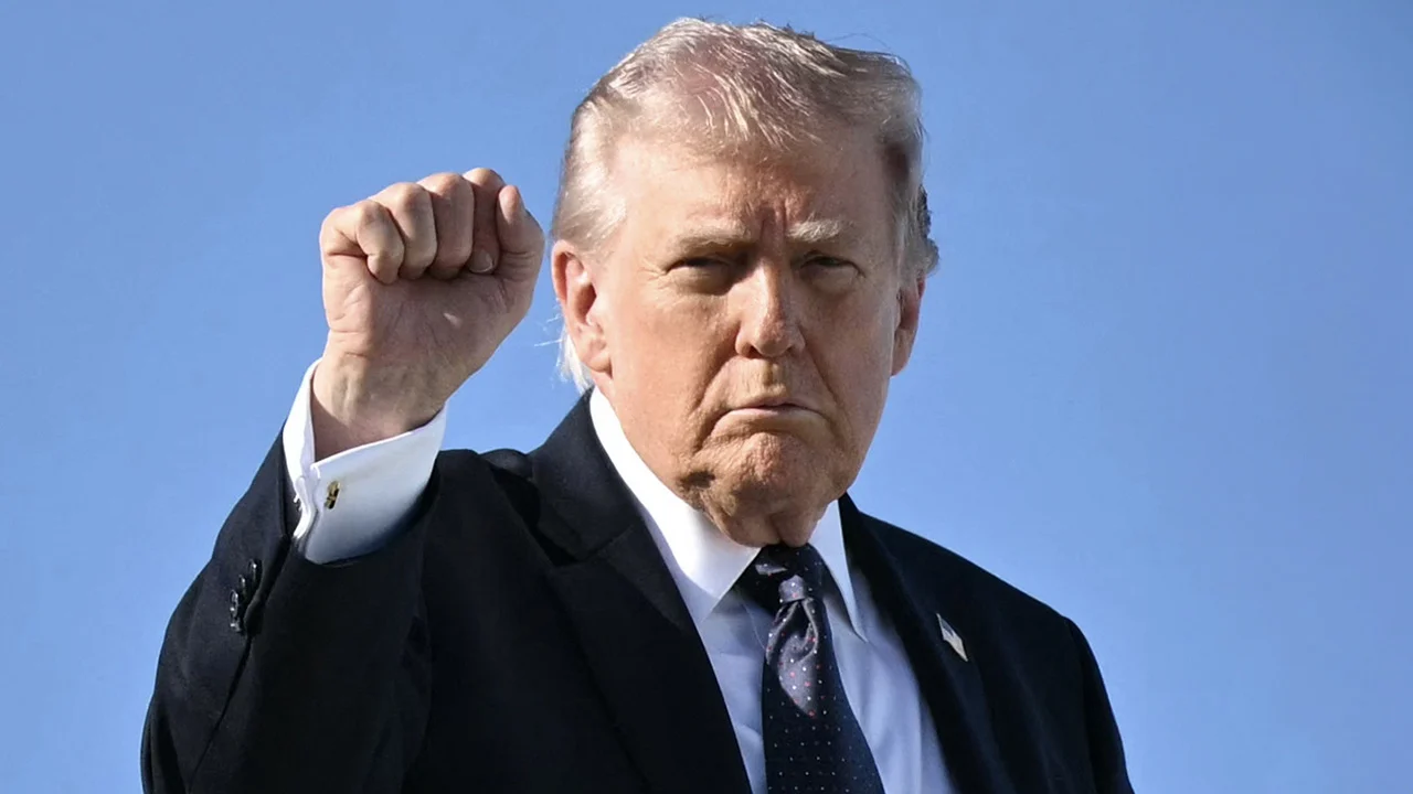 Donald Trump over aanvallen op Iran: 'Zullen doorgaan totdat al onze doelstellingen zijn bereikt'