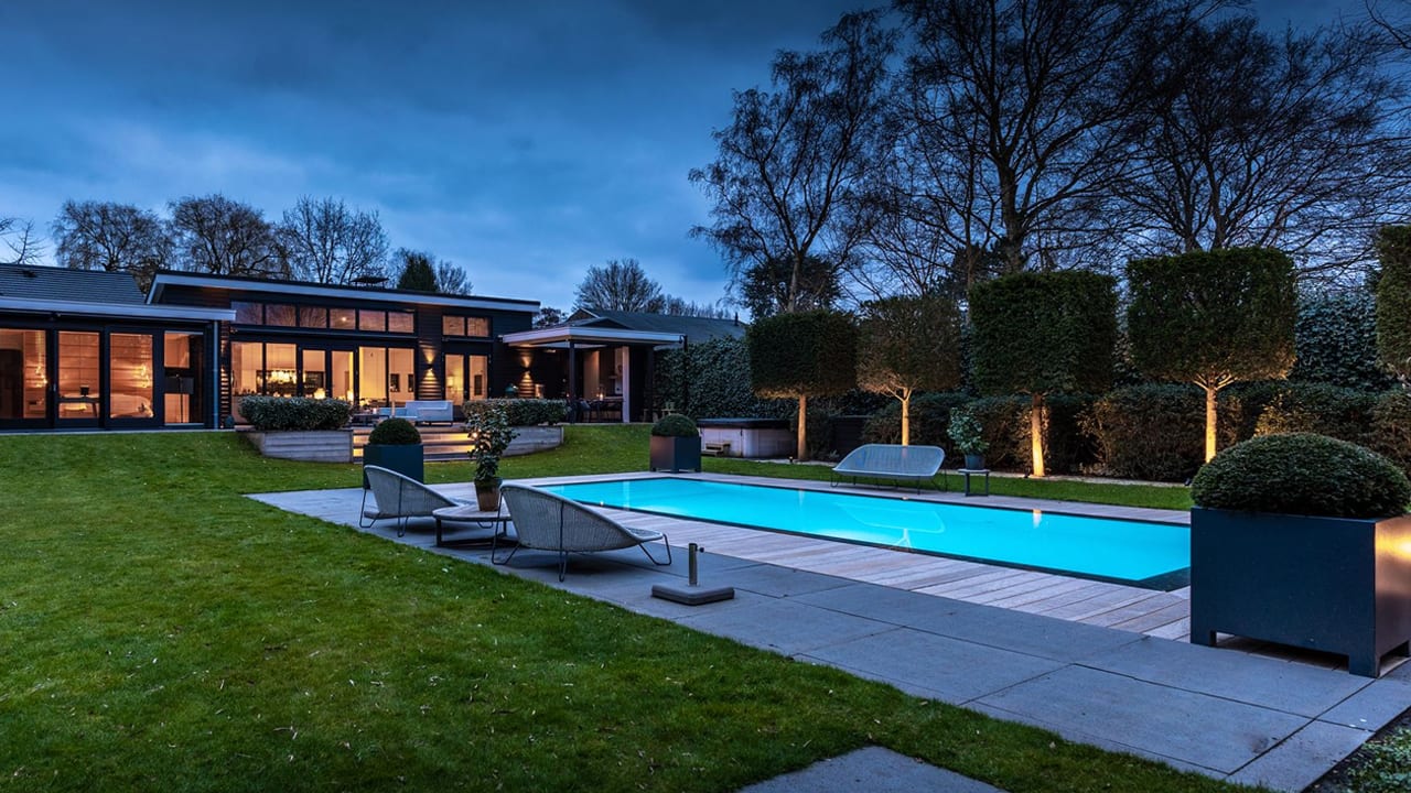 ZIEN: Ronald Koeman zet villa te koop voor 2,65 miljoen