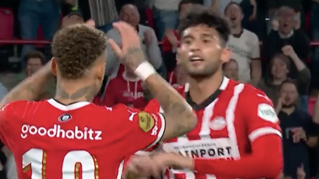 Videogoal: Pepi schiet PSV vroeg op voorsprong tegen PEC Zwolle
