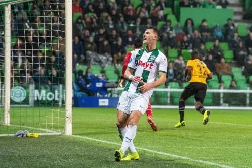 Groningen wint in Emmen na late goal Hrustić