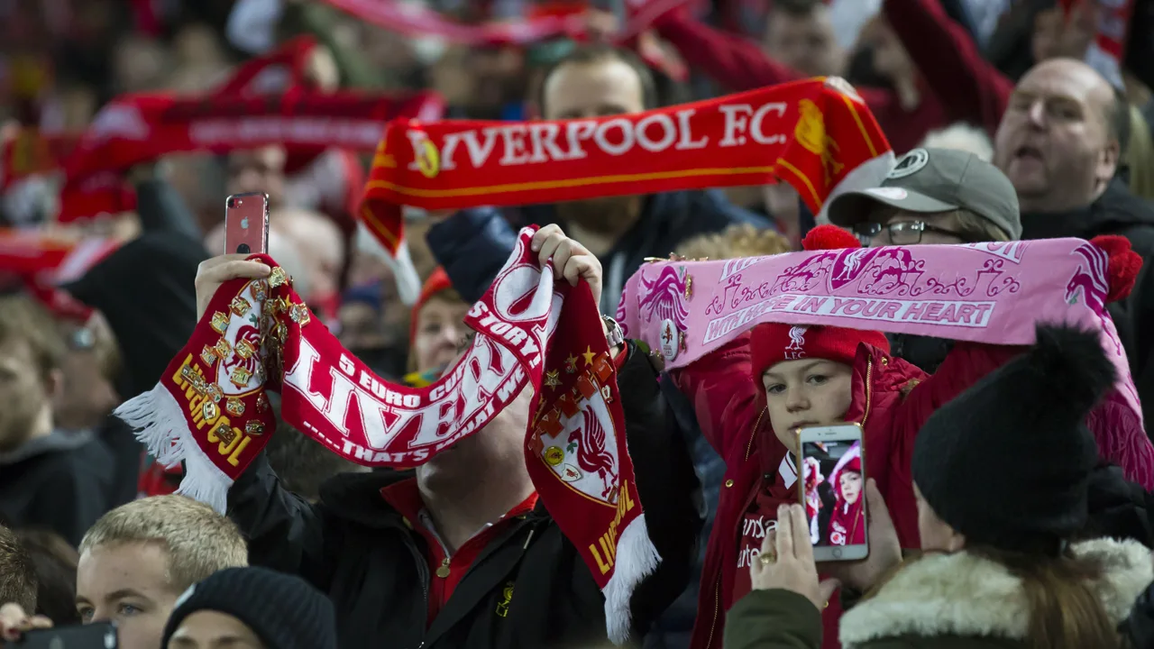 Engelse voetbalstadions na 2 december in beperkte mate open