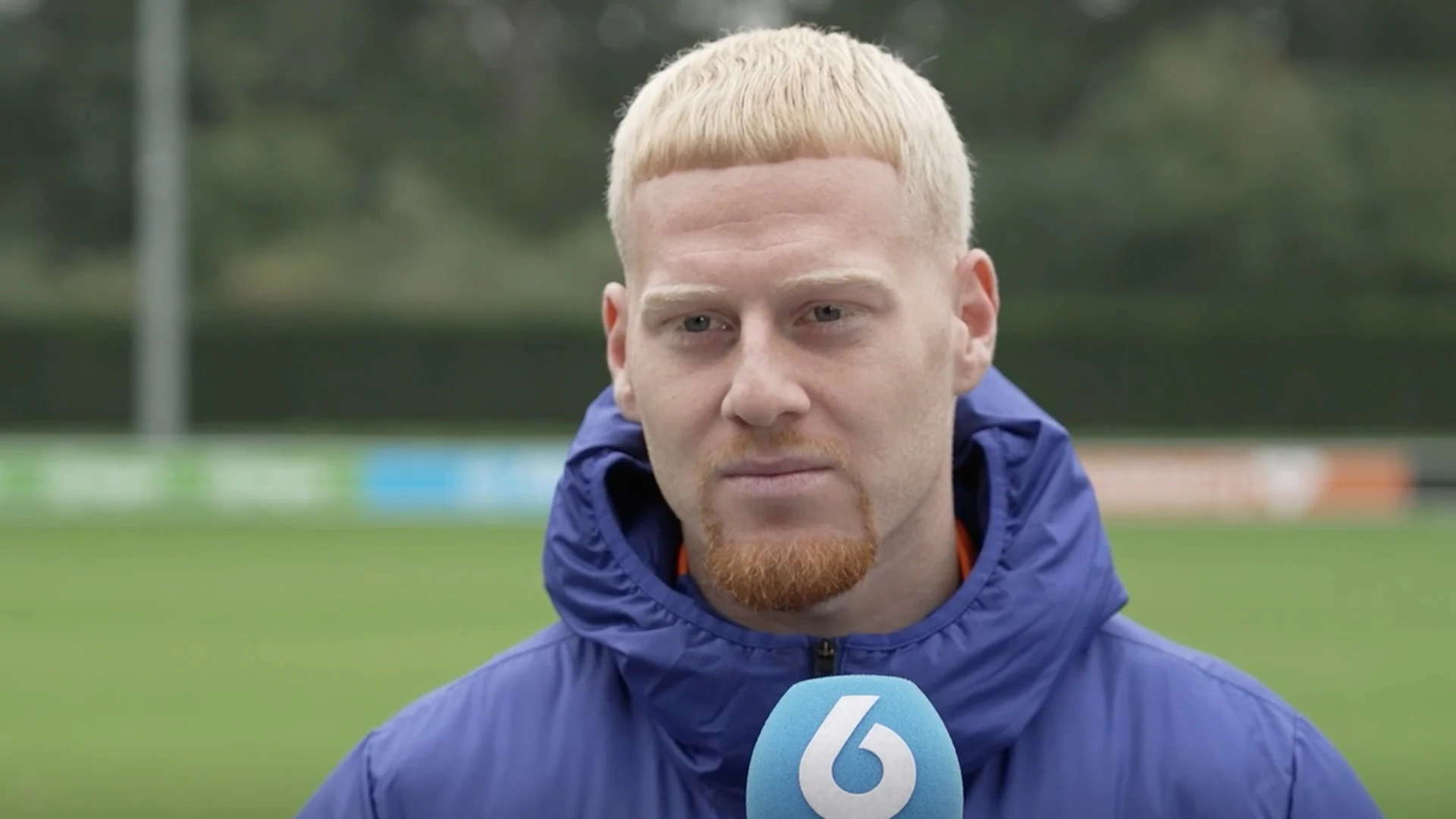 Ruikt Mexx Meerdink z'n kans bij Oranje na 'paspoortprobleem' Memphis Depay?