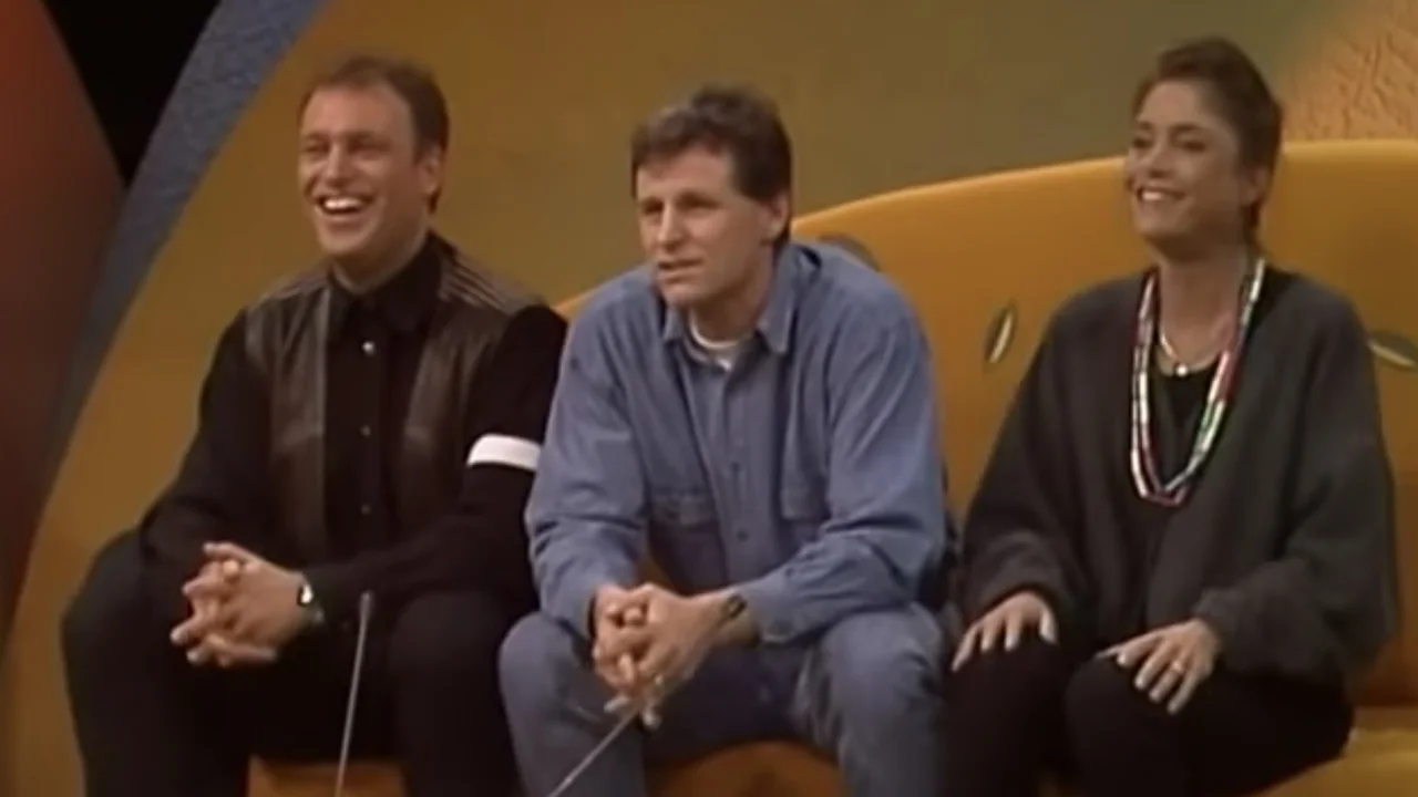 CLASSIC: René schittert in spelshow Hints van presentator Frank Kramer