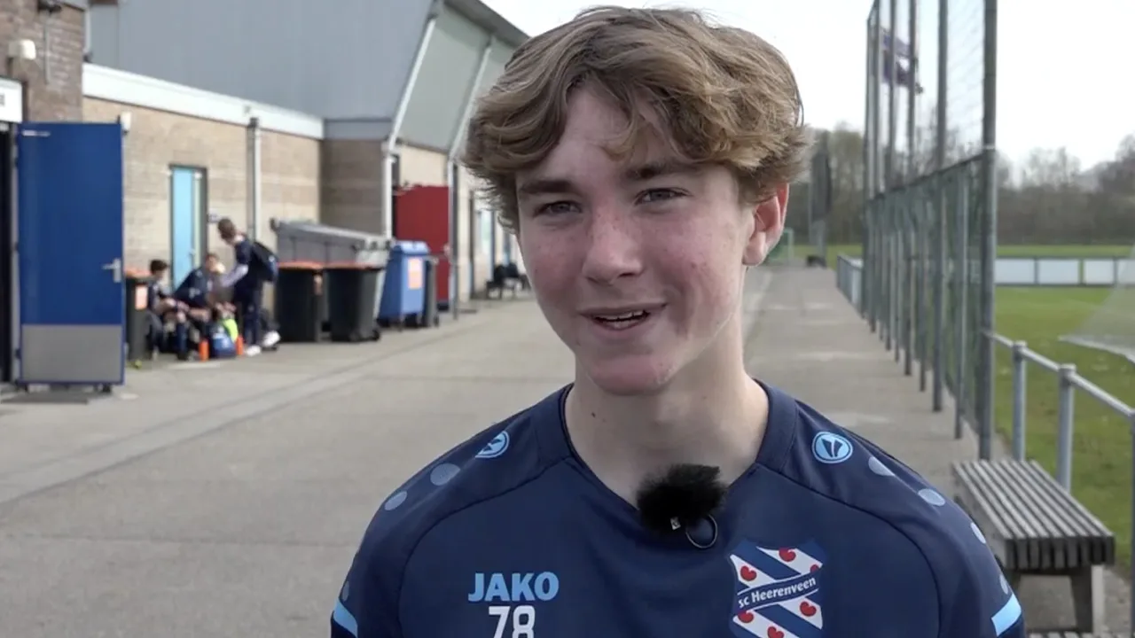 'PSV betaalt flinke som voor zestienjarig toptalent van Heerenveen'