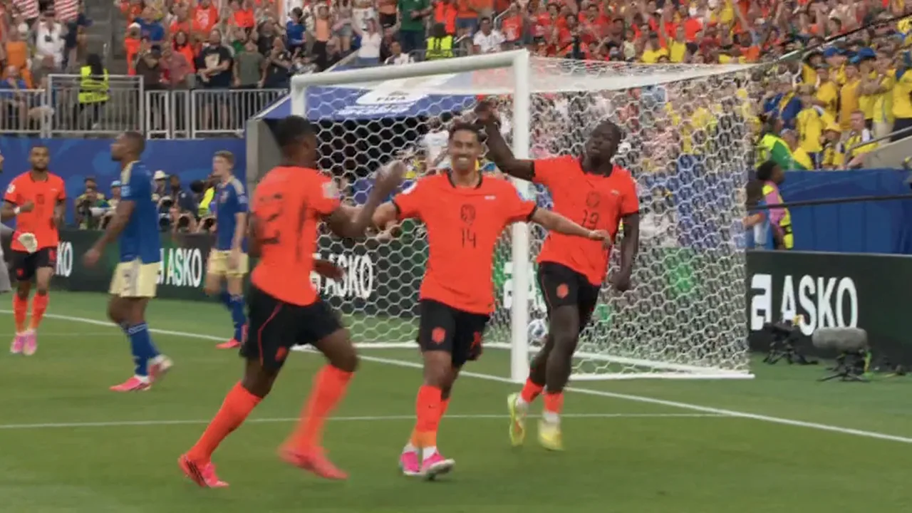 Videogoal: Brian Brobbey is los! Spits maakt zijn tweede doelpunt tegen Zweden