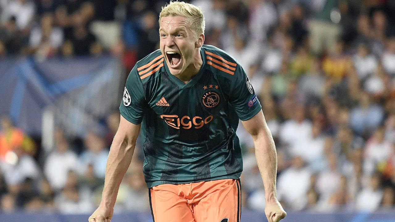 'Man United wil profiteren van crisis en Van de Beek alsnog aantrekken'