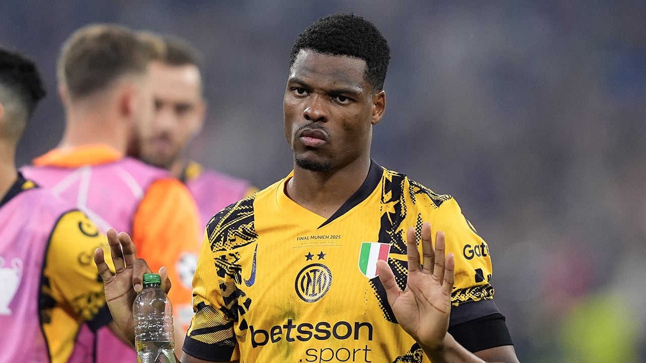 Aangeslagen Denzel Dumfries na vernedering in CL-finale met Inter: 'Een zwarte dag'