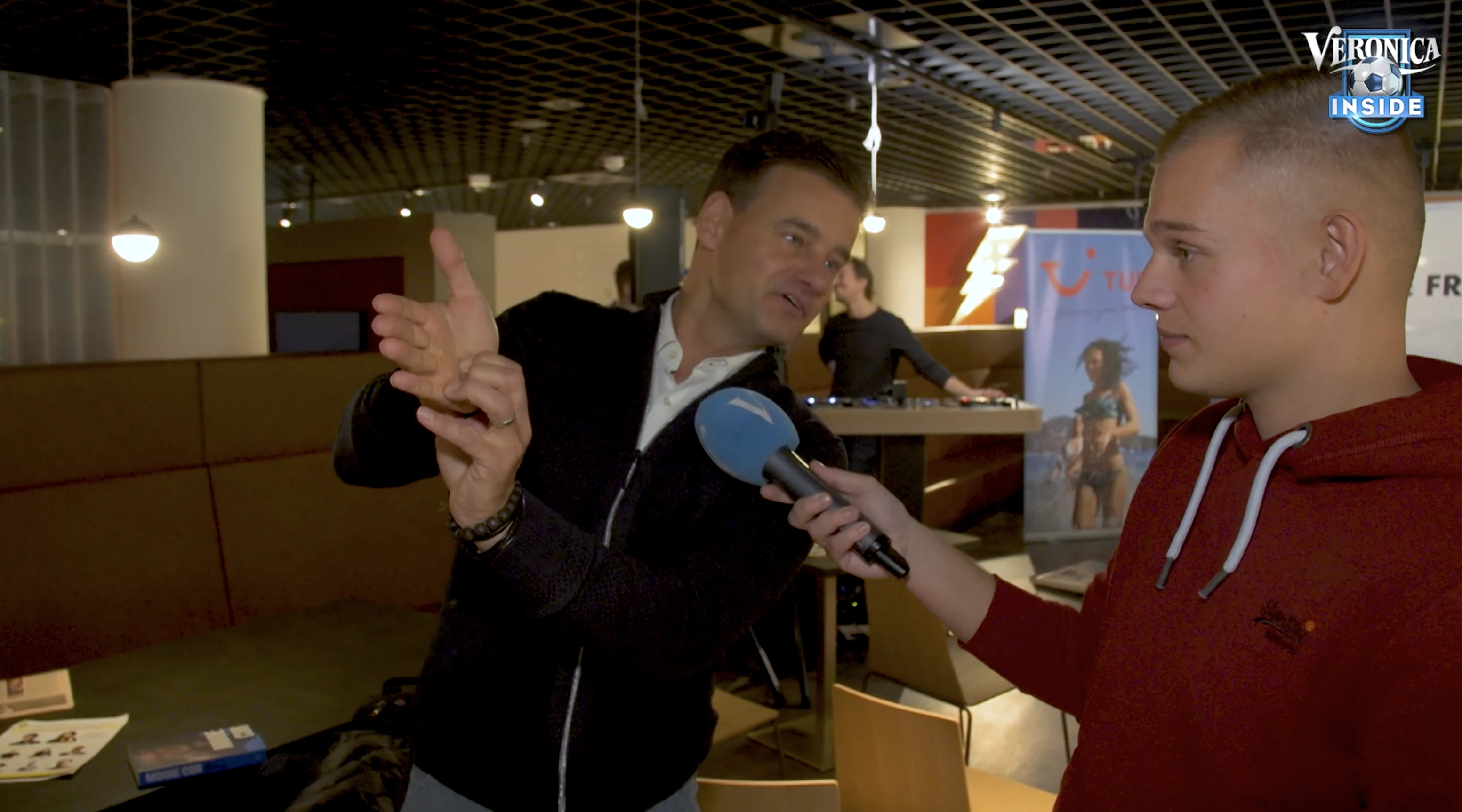 Dennis op pad met Wilfred: 'Niemand stemt Sylvana bij ons!'