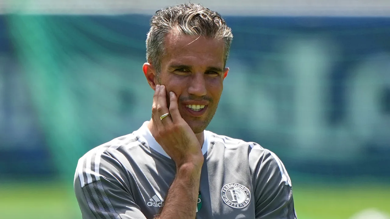 Feyenoord behoudt Robin van Persie tot medio 2024