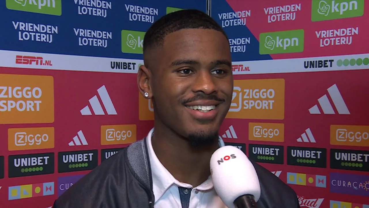Vader Hato (Feyenoord-fan) trekt Ajax-shirt aan na goal zoon: 'Dat was de deal'
