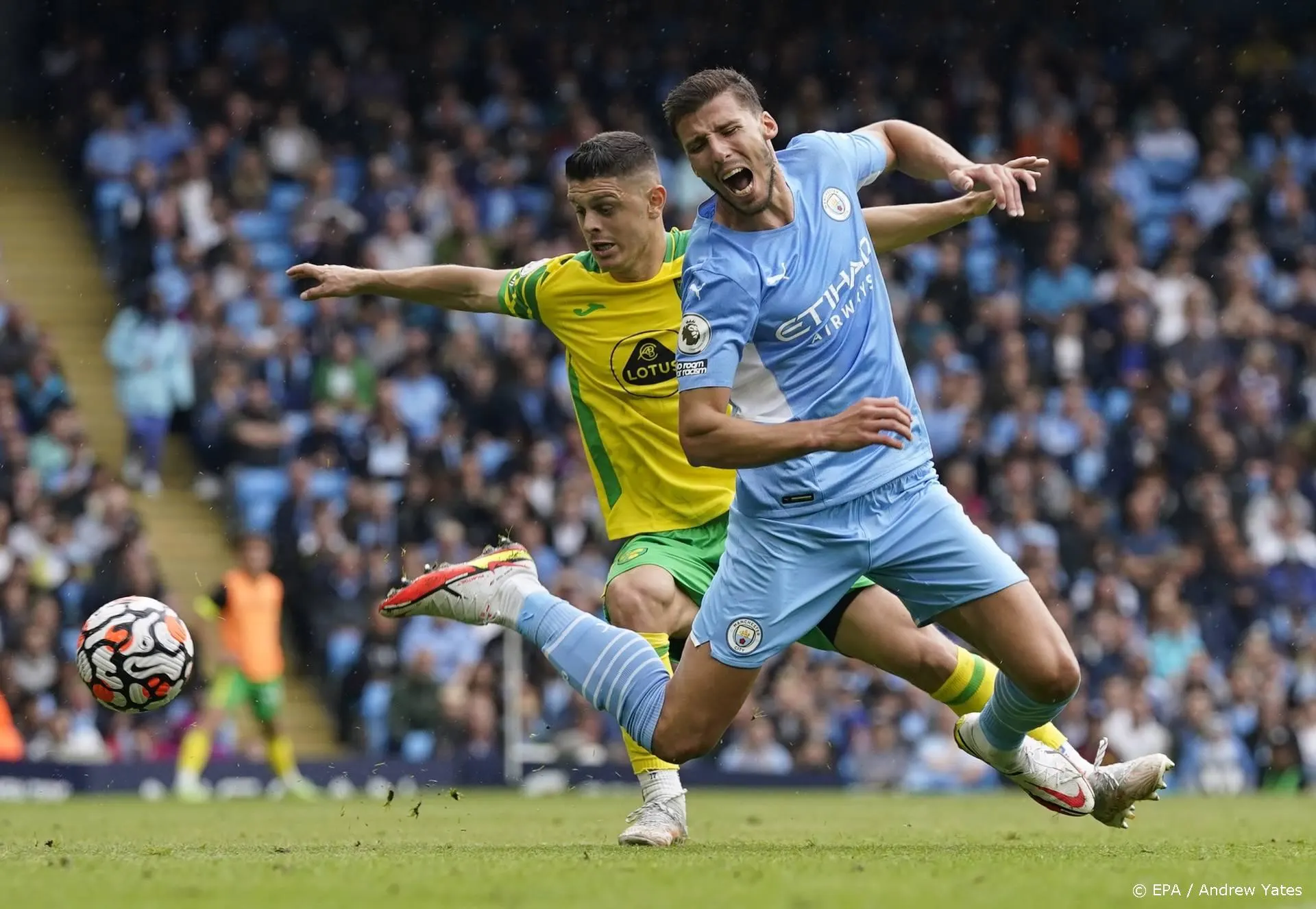 Knullig eigen doelpunt Krul leidt grote zege Manchester City in