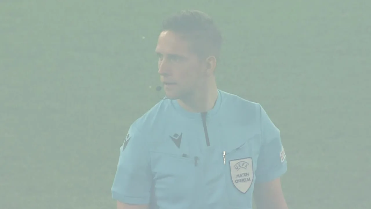 Aftrap Sturm Graz-Feyenoord laat lang op zich wachten vanwege rook in stadion na vuurwerk