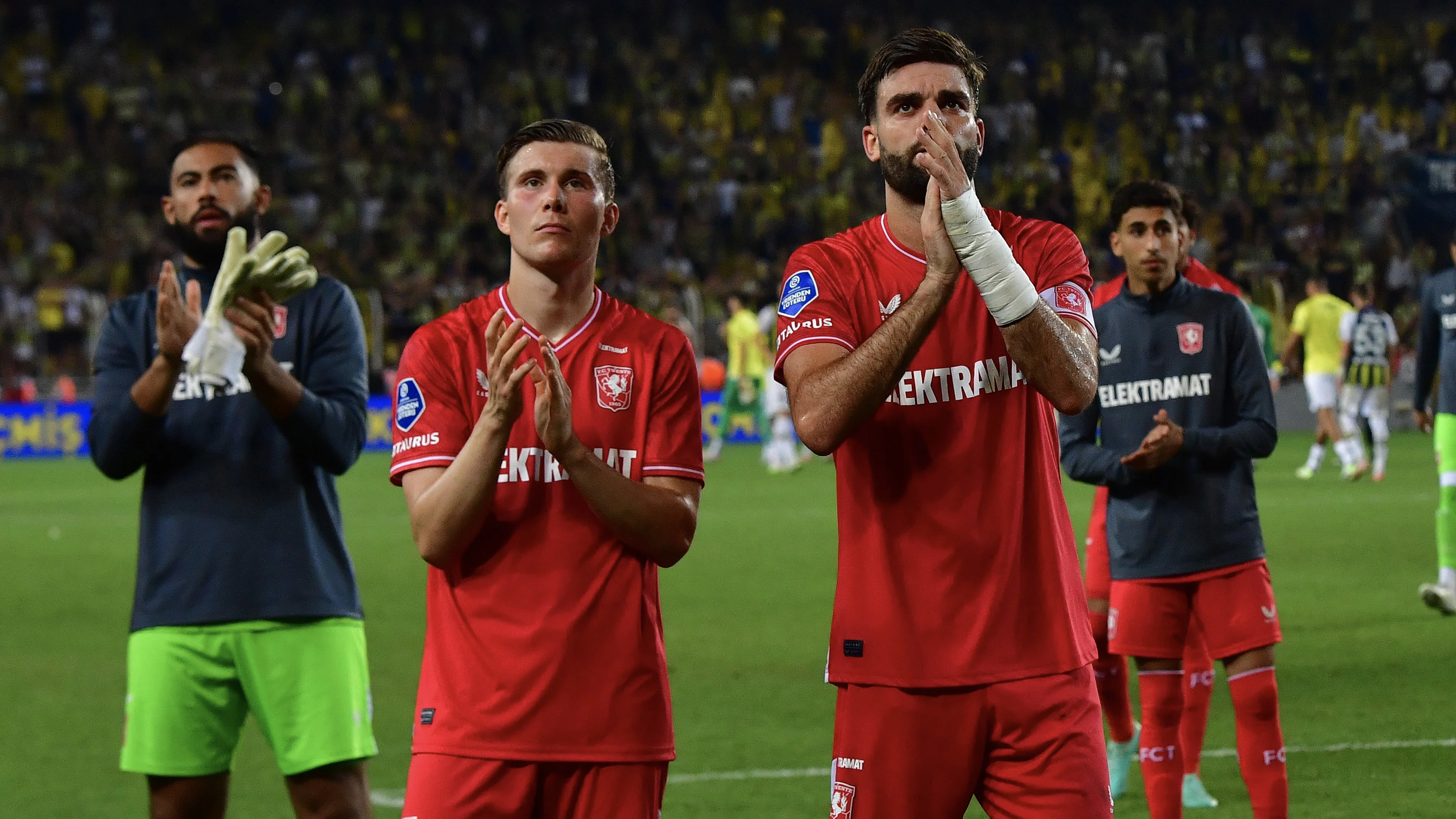 SAMENVATTING: Fenerbahçe - FC Twente (play-offs Conference League)