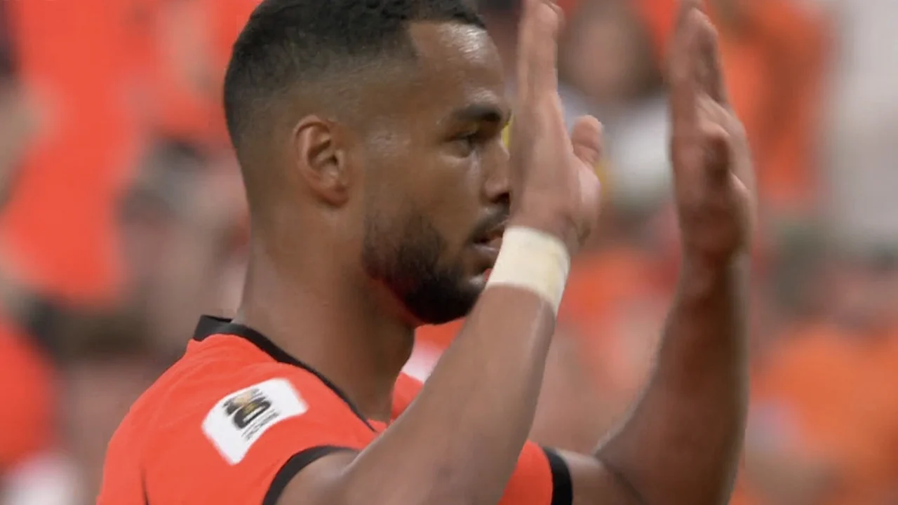 Videogoal: Cody Gakpo zet Oranje op rozen tegen Zweden met twee doelpunten! 
