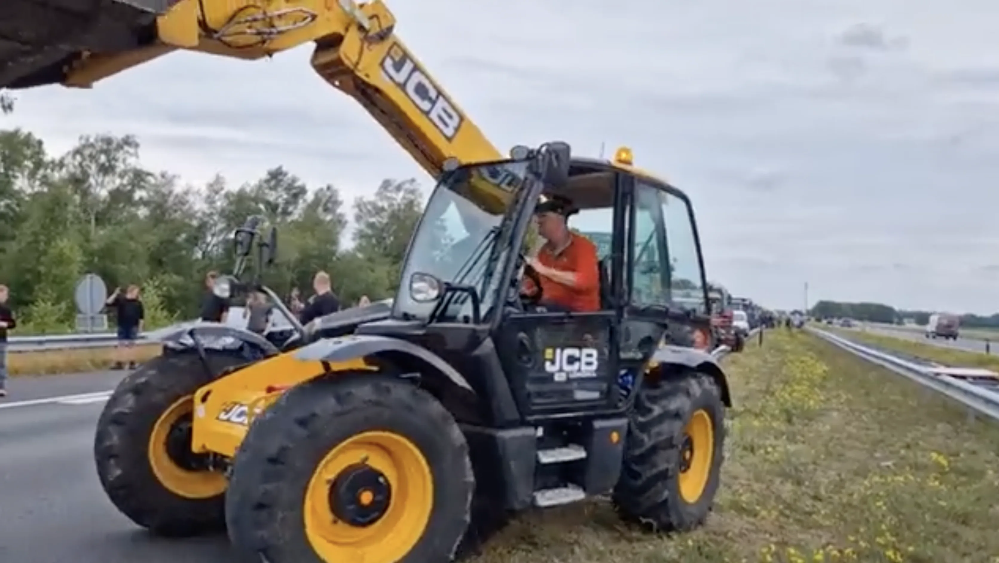 Boeren blokkeren snelweg: A67 richting Venlo dicht