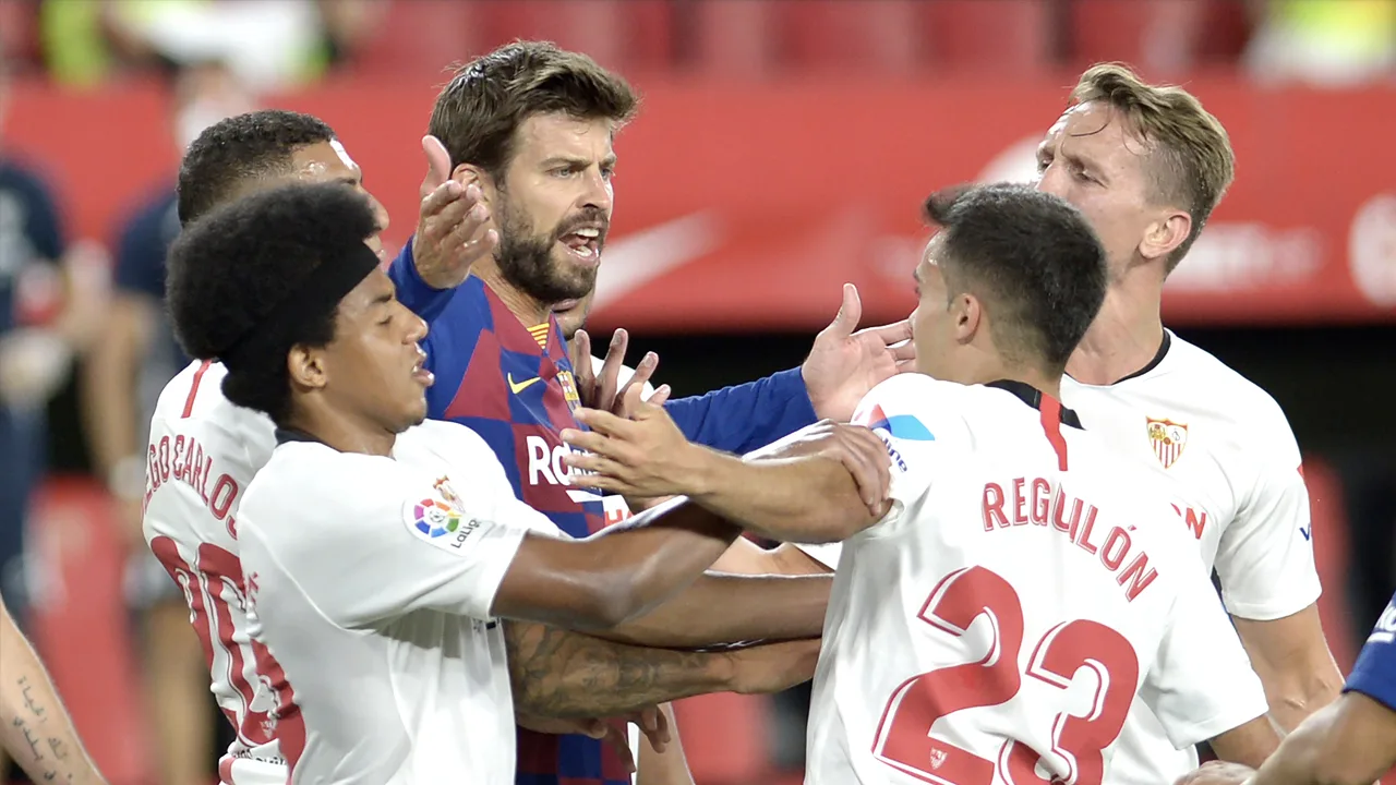 Barcelona verspeelt punten tegen Sevilla van Luuk de Jong