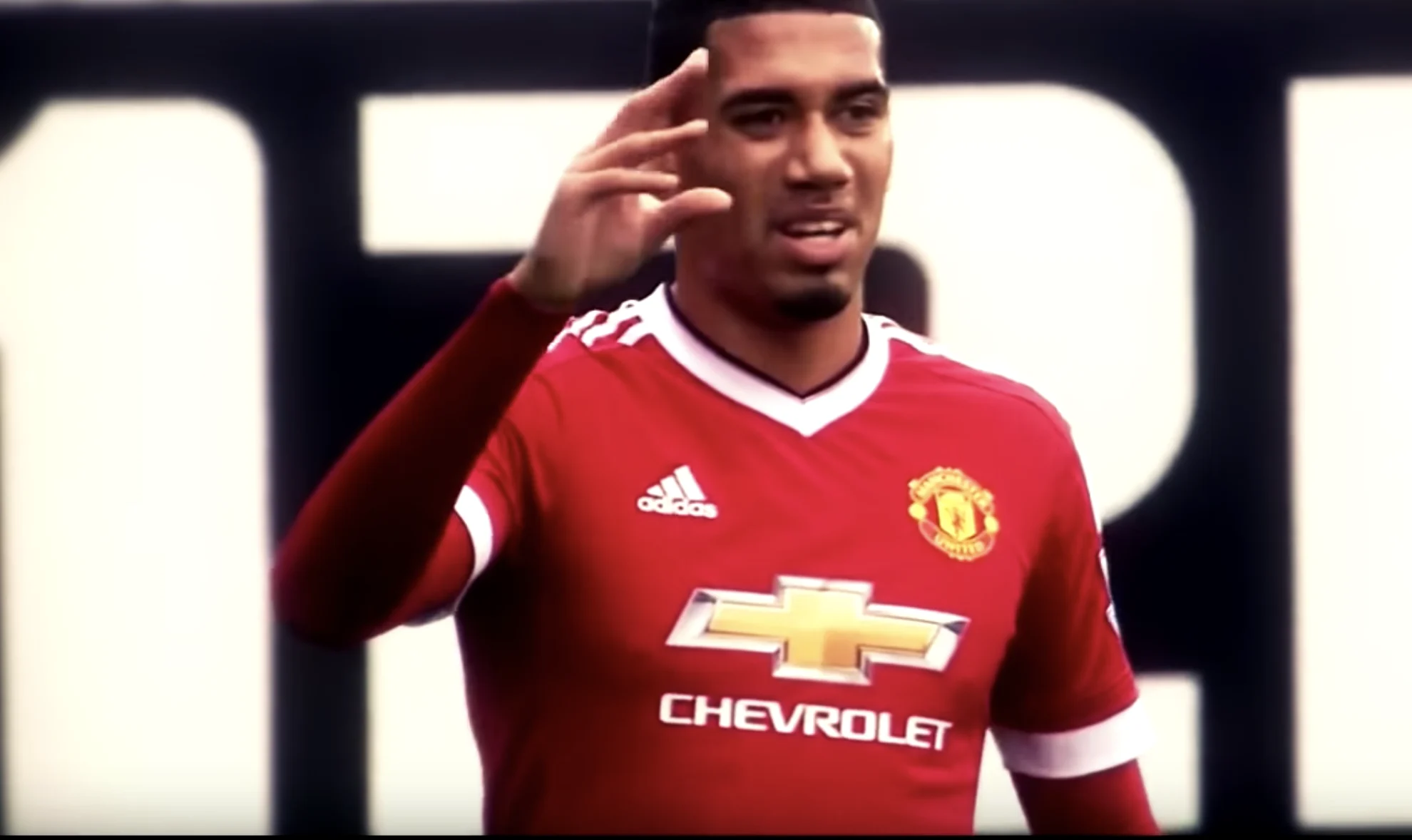 WAUW! De pass van het seizoen komt op naam van: Chris Smalling