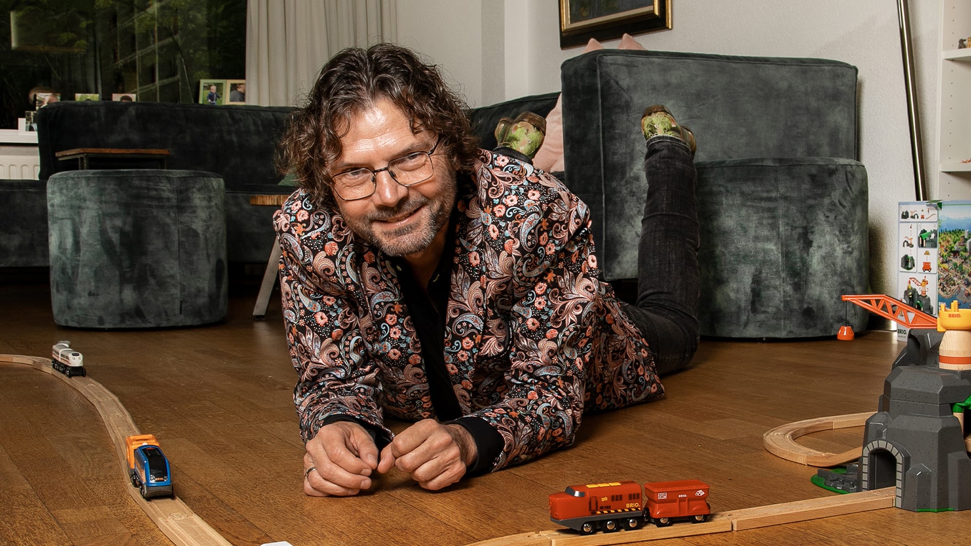 Job Knoester het theater in: ‘Ik neem mensen mee in de reis die ik zelf heb gemaakt in wereld van TBS’