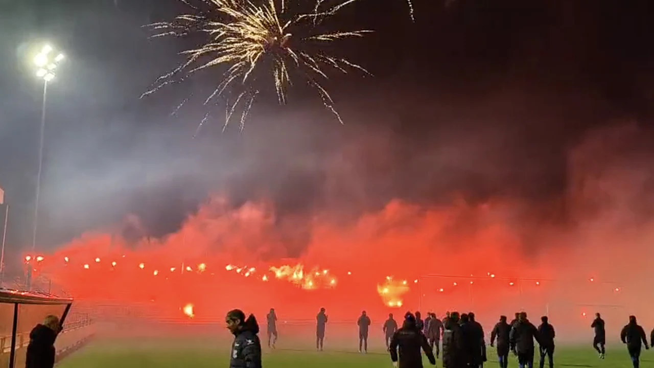 VIDEO: waanzinnige sfeeractie Quick Boys-fans bij training om 05.00 uur 's ochtends