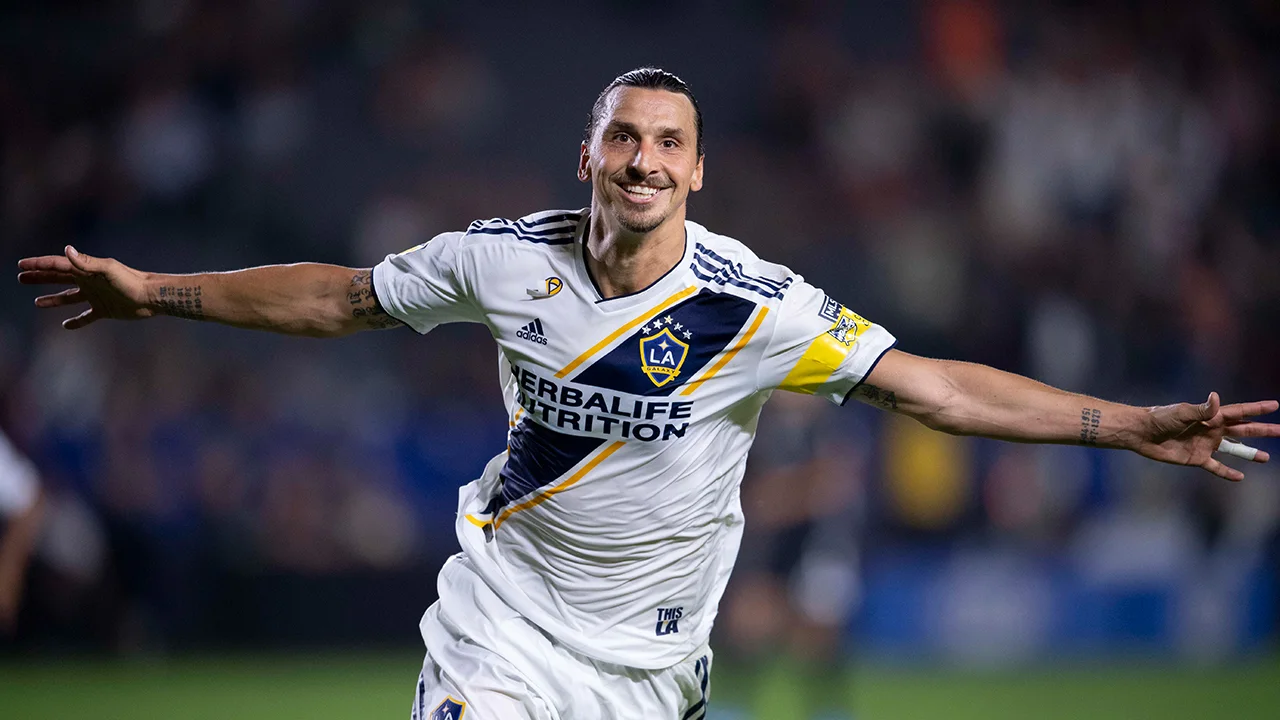 Ibrahimovic vestigt clubrecord met hattrick