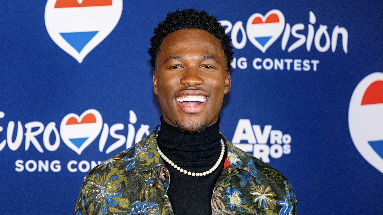 Video: Songfestivalinzending Claude gelekt; nummer heet C'est La Vie