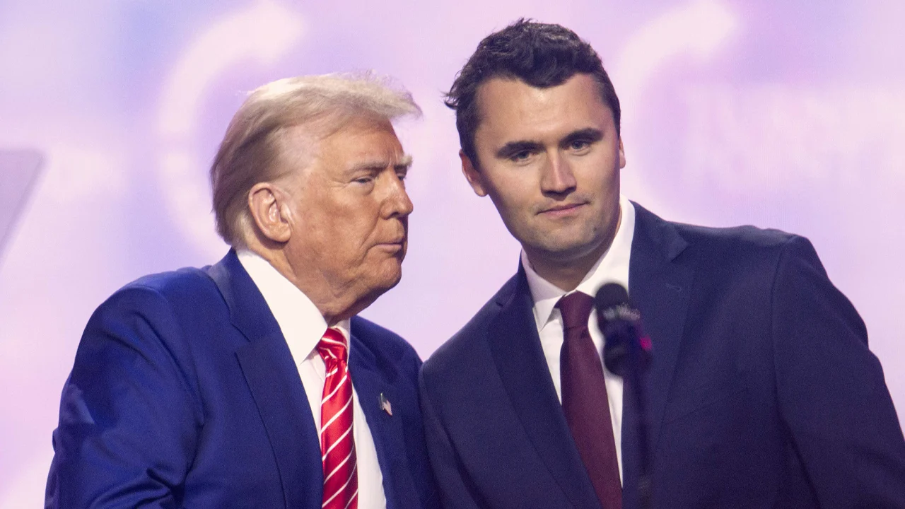 Donald Trump reageert op neerschieten Charlie Kirk: 'Bid voor hem!'