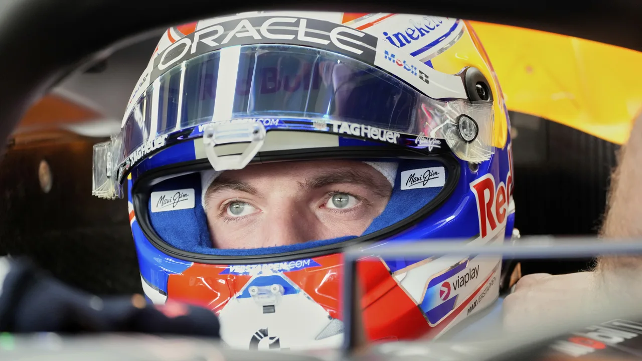 Max Verstappen op poleposition in Bakoe na chaotische kwalificatie