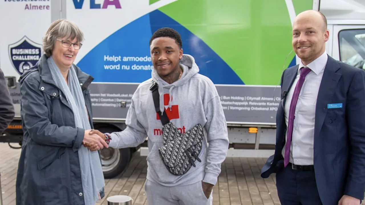 MOOI! Bergwijn doet flinke donatie aan de voedselbank voor kerst