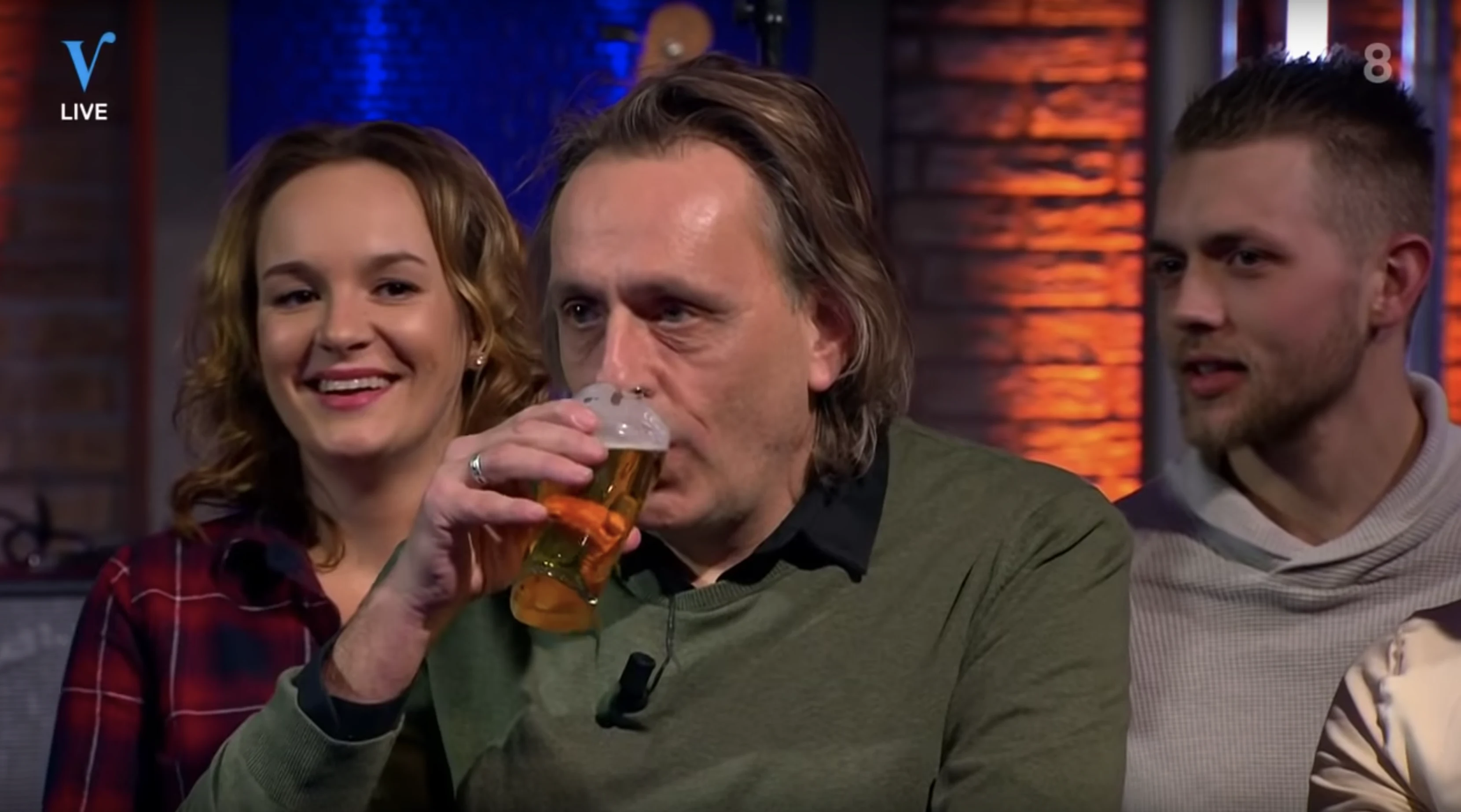 Sc Heerenveen roept aanhang op te stoppen met het gooien van bier