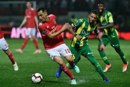 FC Emmen haalt Peruaanse middenvelder Peña