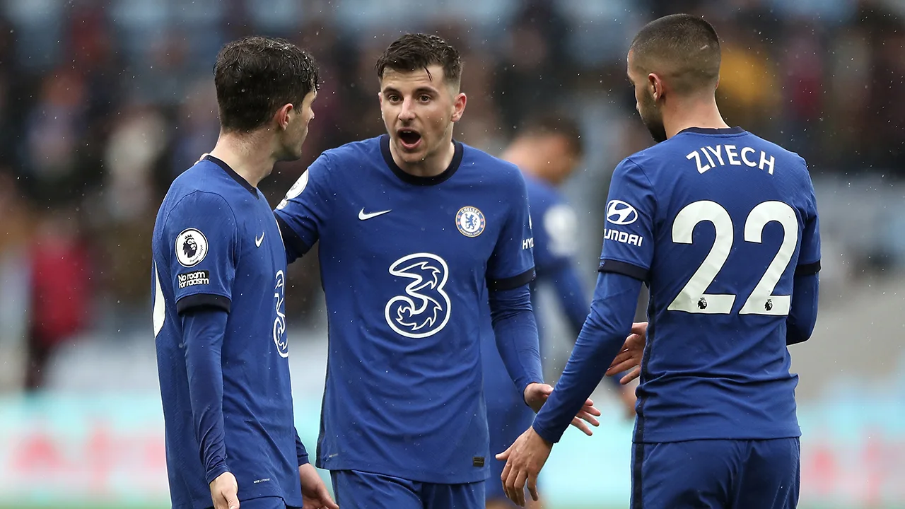 Chelsea-spelers flink geïrriteerd door stewards van Aston Villa