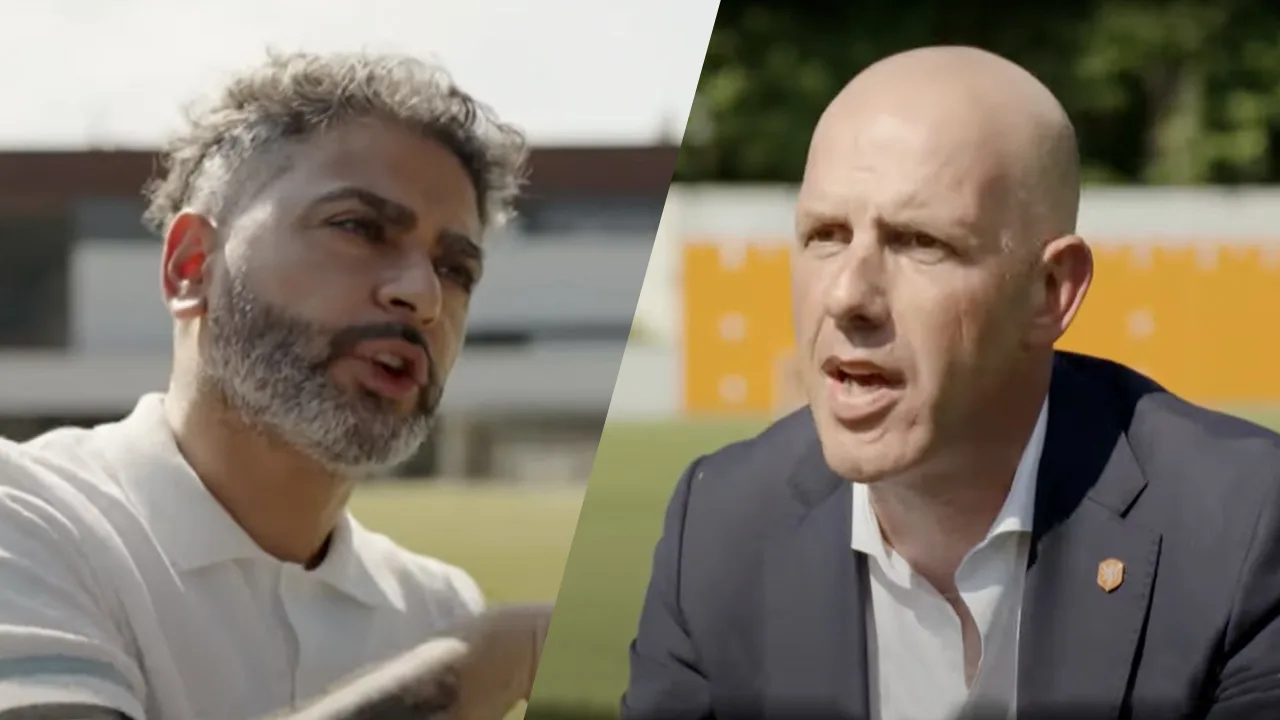KNVB-directeur Gijs de Jong clasht met Danny Ghosen: 'Kom op, wat is dit?!'