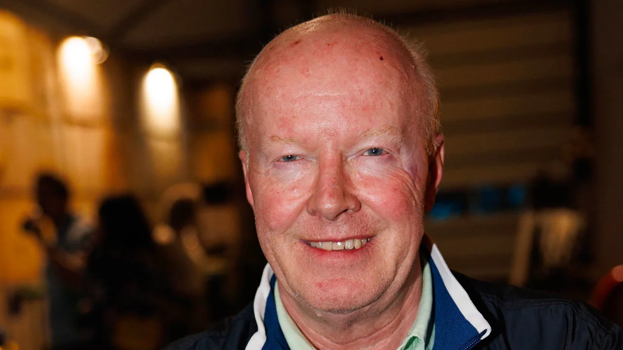 Sportverslaggever Bert Maalderink (62) stopt met werken vanwege zijn gezondheid