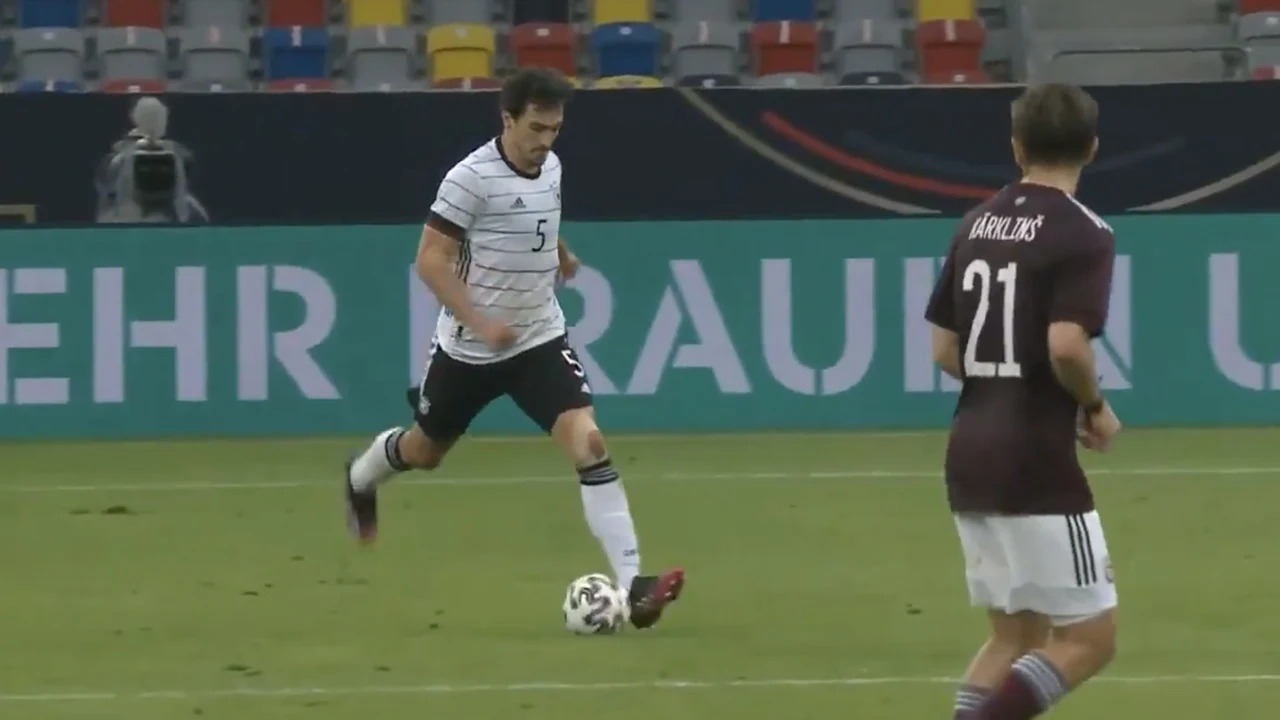 Hummels verrast vriend en vijand met briljante assist tegen Letland