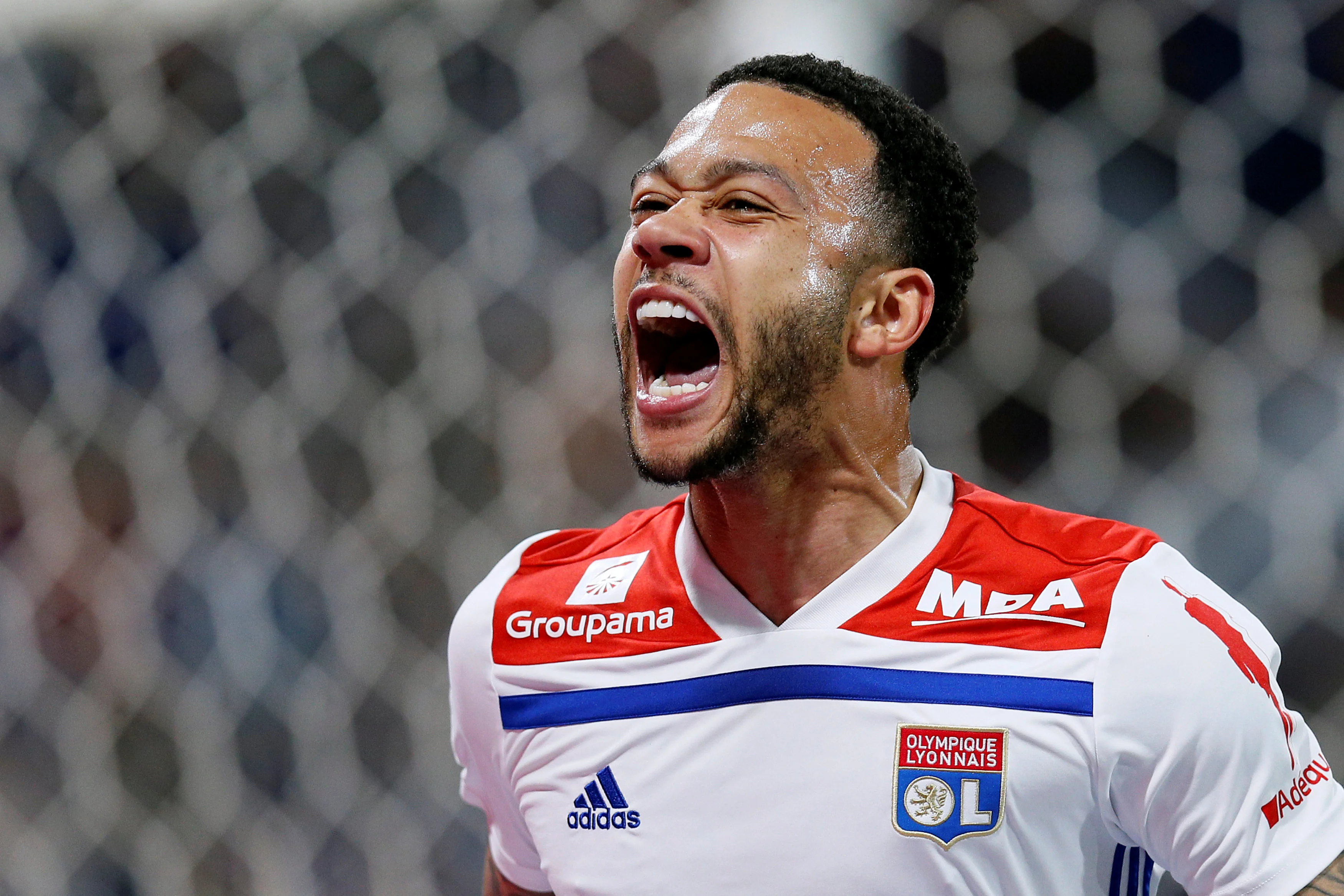 Memphis scoort tegen maar verliest van Liverpool