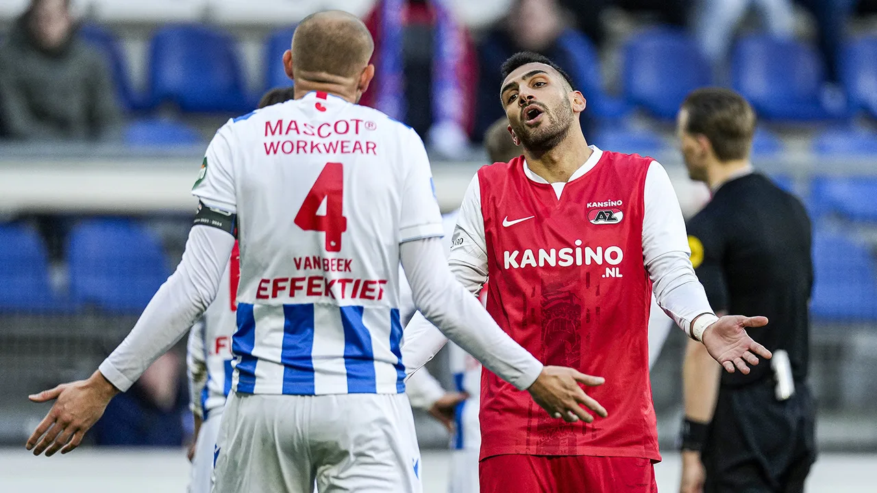 AZ knokt zich met tien man naar gelijkspel tegen Heerenveen