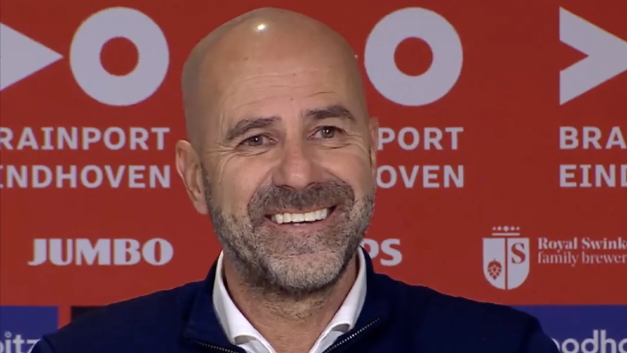 Moeder Peter Bosz aanwezig op persconferentie: 'Ik ben trots, dat mag wel hè?'