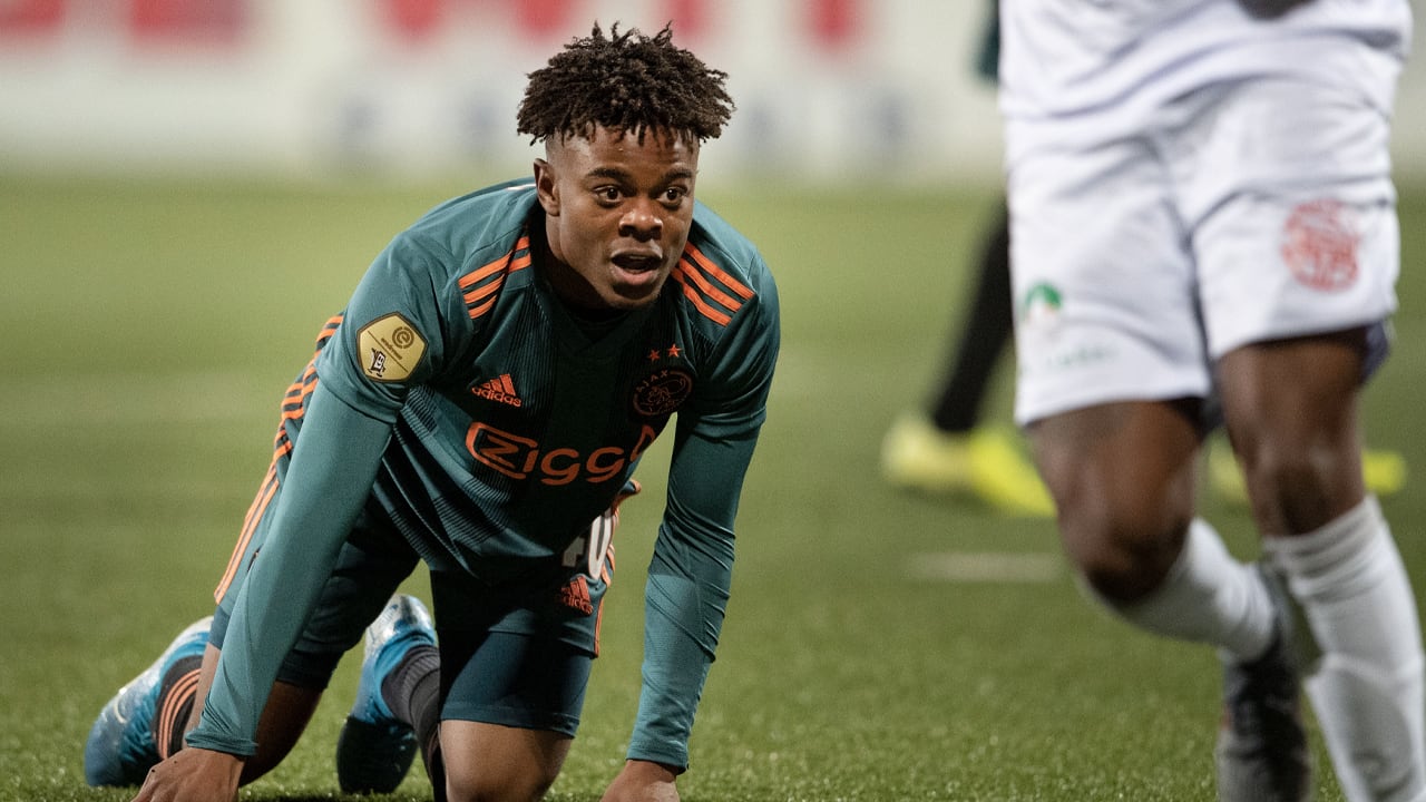 Ajax trekt voorlopig de stekker uit onderhandelingen met grootste talenten