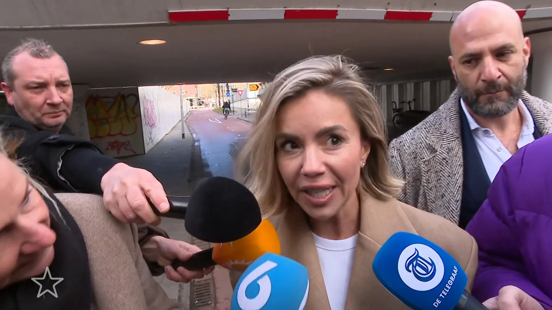Yvonne Coldeweijer bij rechtbank voor kort geding tegen Talpa