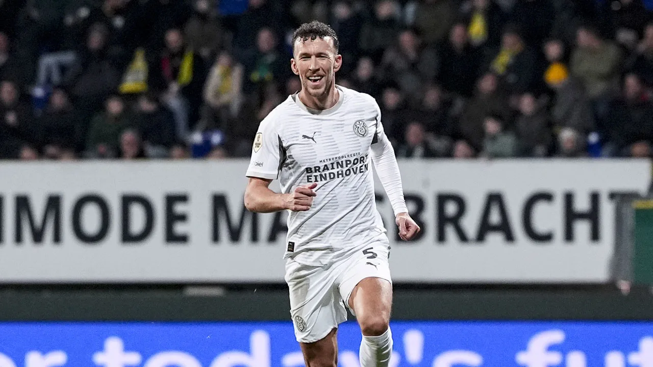 PSV boekt bij Fortuna met moeite vijftiende uitzege op rij 