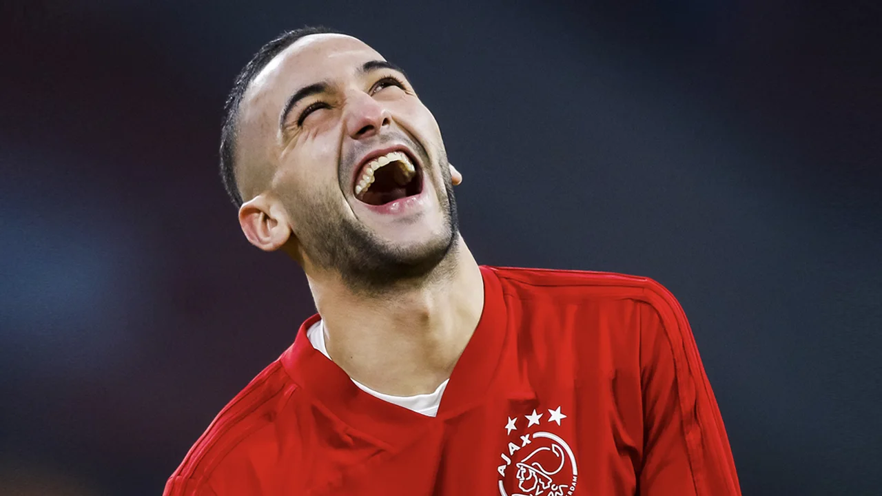 Broer Ziyech voedt transfergeruchten met bericht op Instagram